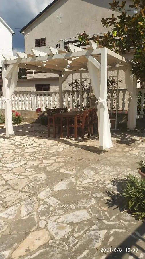 Diklo Beach Apartments Robert & Renata Zadar Guest house