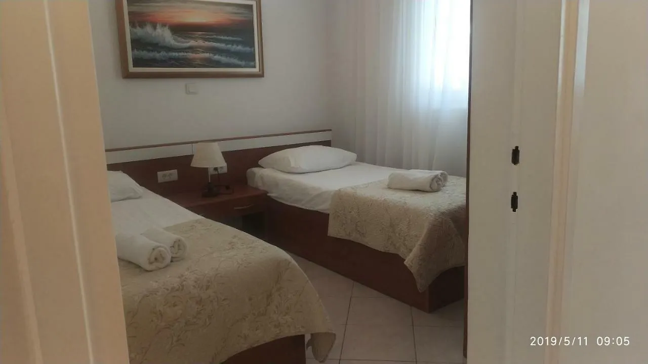 Guest house Diklo Beach Apartments Robert & Renata Zadar