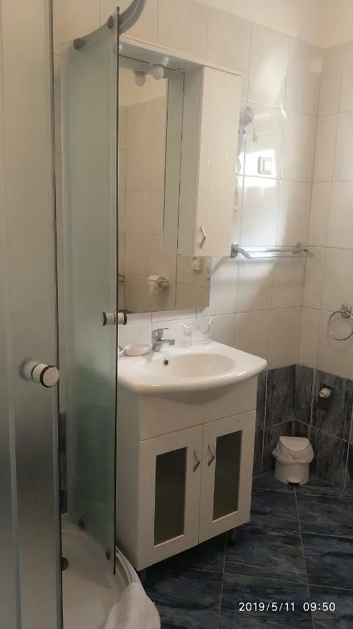 Diklo Beach Apartments Robert & Renata Zadar Guest house